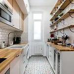Charming Family Home In Paris By Guestready